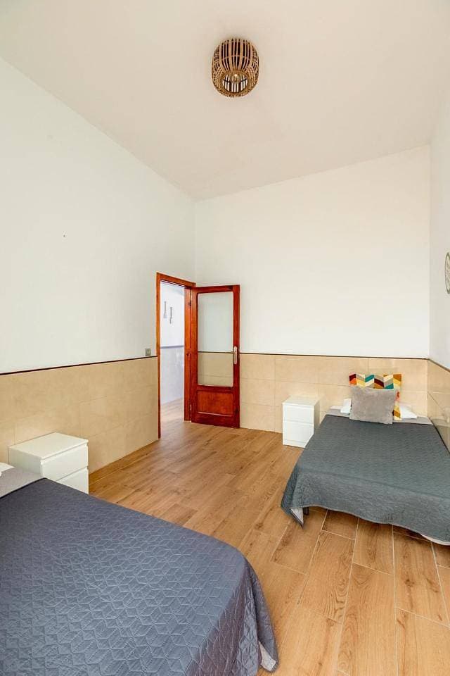 Foto 10 von 76: Two-Bedroom Apartment