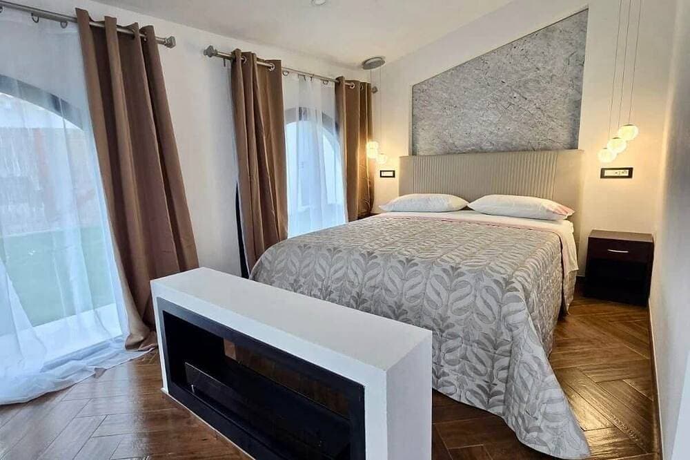 Foto 3 von 18: Executive Suite in Seafront Luxury Villa