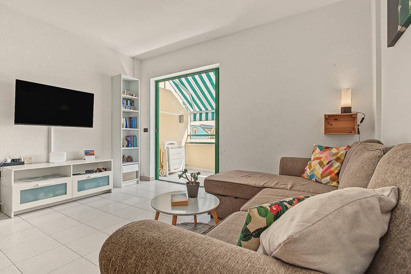 Foto 3 von 25: Ferienwohnung 'Casa Cactus Tenerife' mit Pool, Teideblick und Klimaanlage