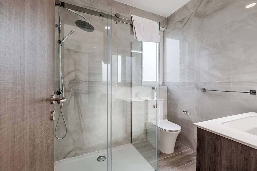 Foto 4 von 20: Steps from Mellieha Beach! Modern 1Br apartment with terrace, ensuite & kitchen. Perfect for couples, friends or business stays.
