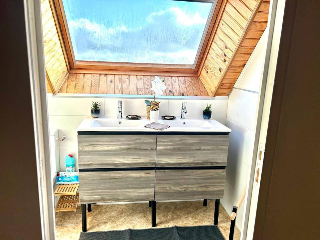 Foto 13 von 18: Two-Bedroom Family Apartment