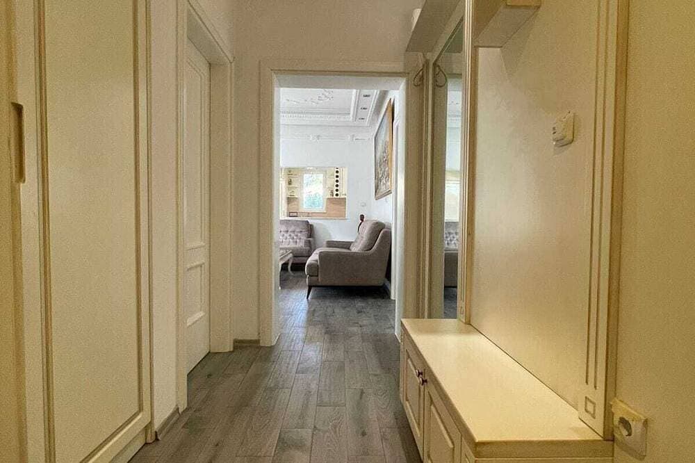 Foto 6 von 10: Modern Classic 2-Bedroom Apartment in Donja Lastva