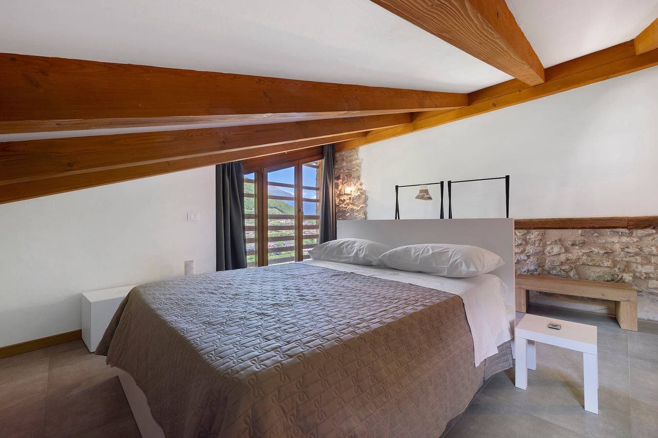 Foto 11 von 32: Casa Zucchelli, Garda Trentino: Burgblick, Privater Garten, bis 8 Personen