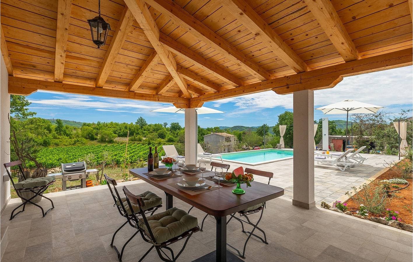 Foto 9 von 37: Gemütliche Ferienwohnung mit Pool und WLAN in der Nähe des Flusses und von Restaurants