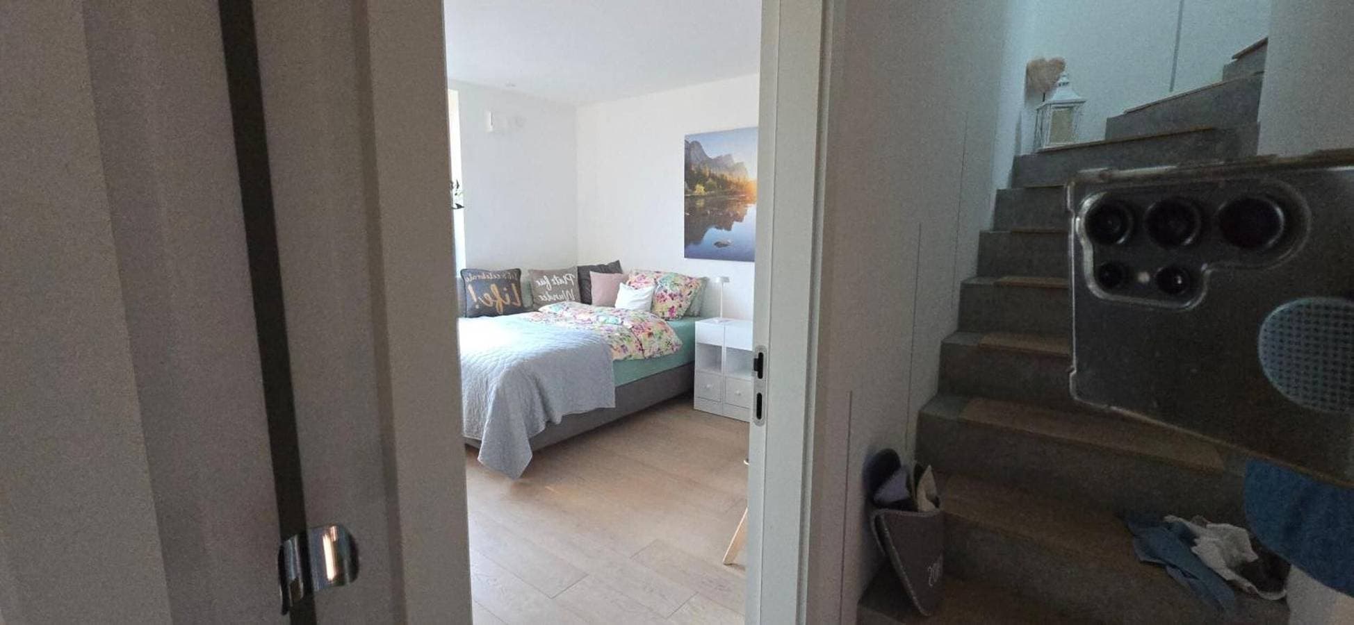 Foto 4 von 38: Stadtnahes Gästezimmer im Penthouse bei Esi in Tübingen