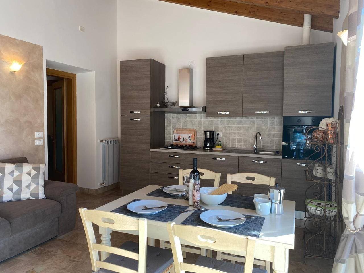 Foto 6 von 33: Two-Bedroom Apartment with Lake View