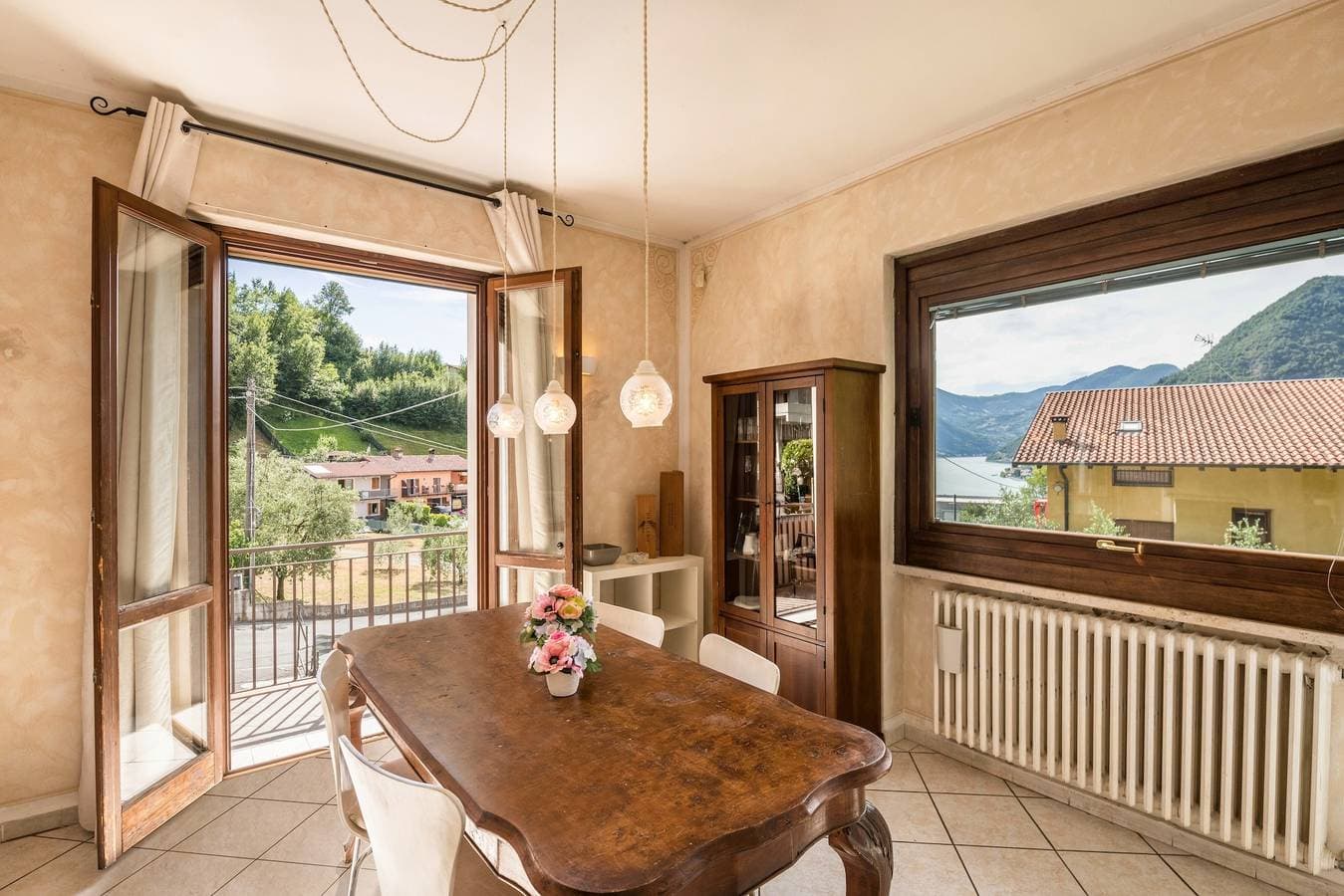 Foto 5 von 33: Ferienwohnung mit Seeblick, Pool, WLAN & Terrasse