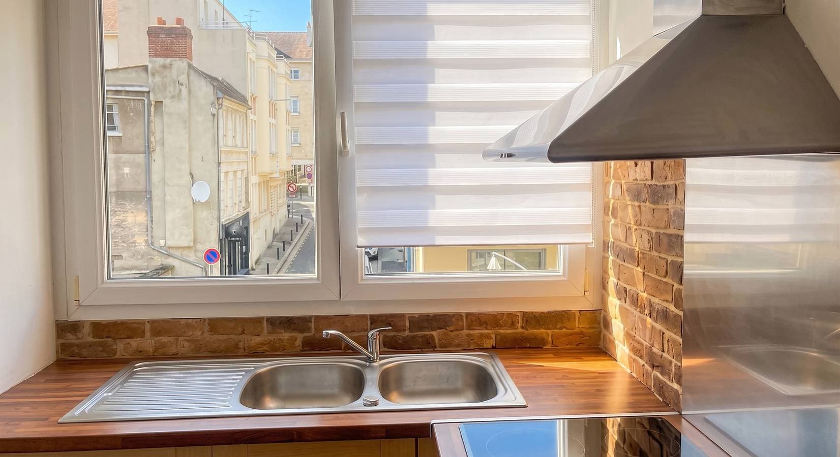 Foto 5 von 33: Geräumige Wohnung in Caen 65 m² mit Balkon mit Stadtblick