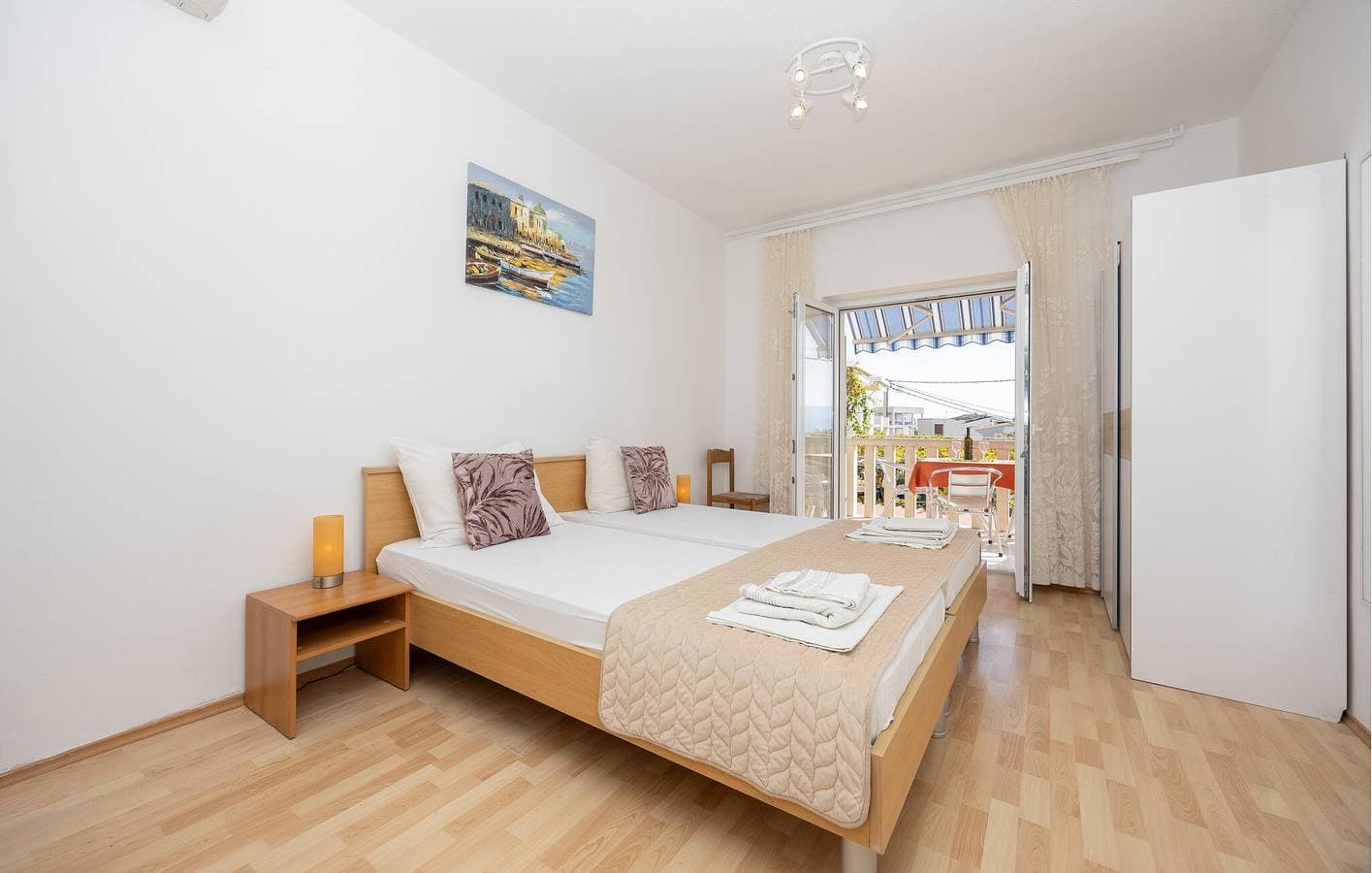 Foto 8 von 30: Apartment mit Meerblick, Pool und Terrasse, 1,5 km vom Strand entfernt