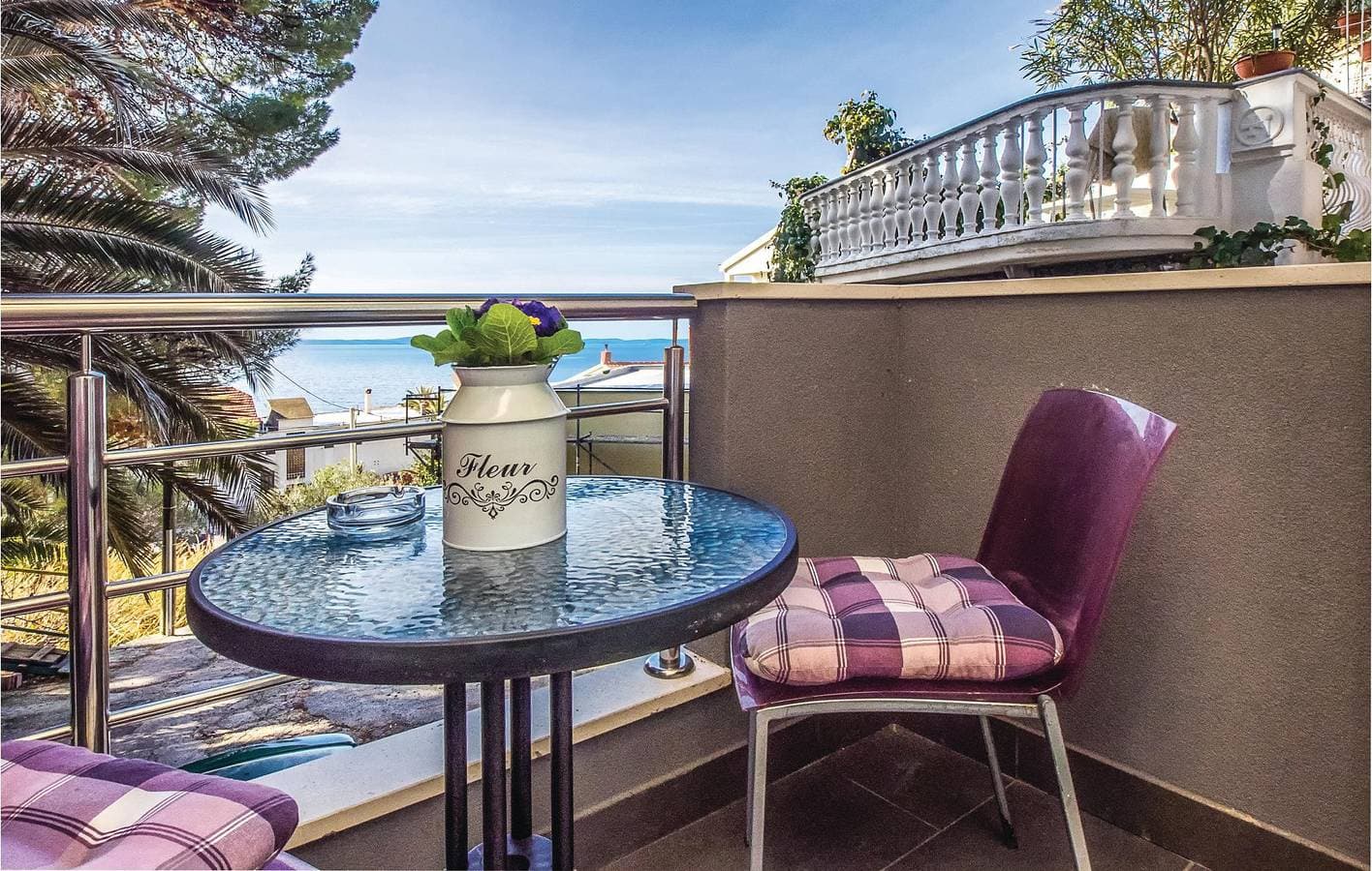 Urlaub am Meer: Gemütliche Ferienwohnung mit Pool, Terrasse und Parkplatz 1