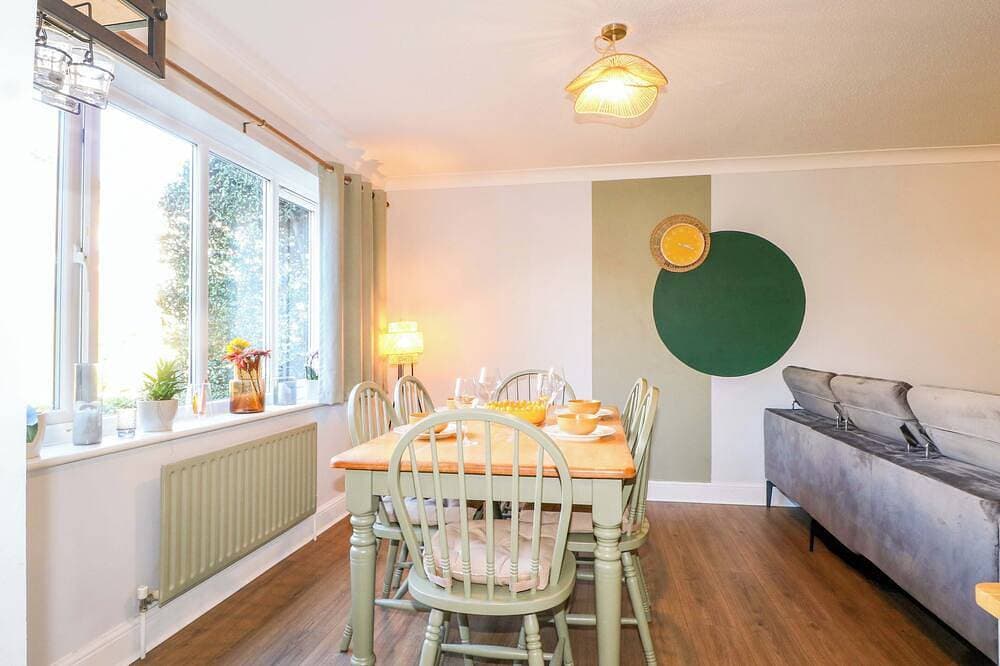 Foto 13 von 16: Farnham Park Apartment, family friendly in Farnham