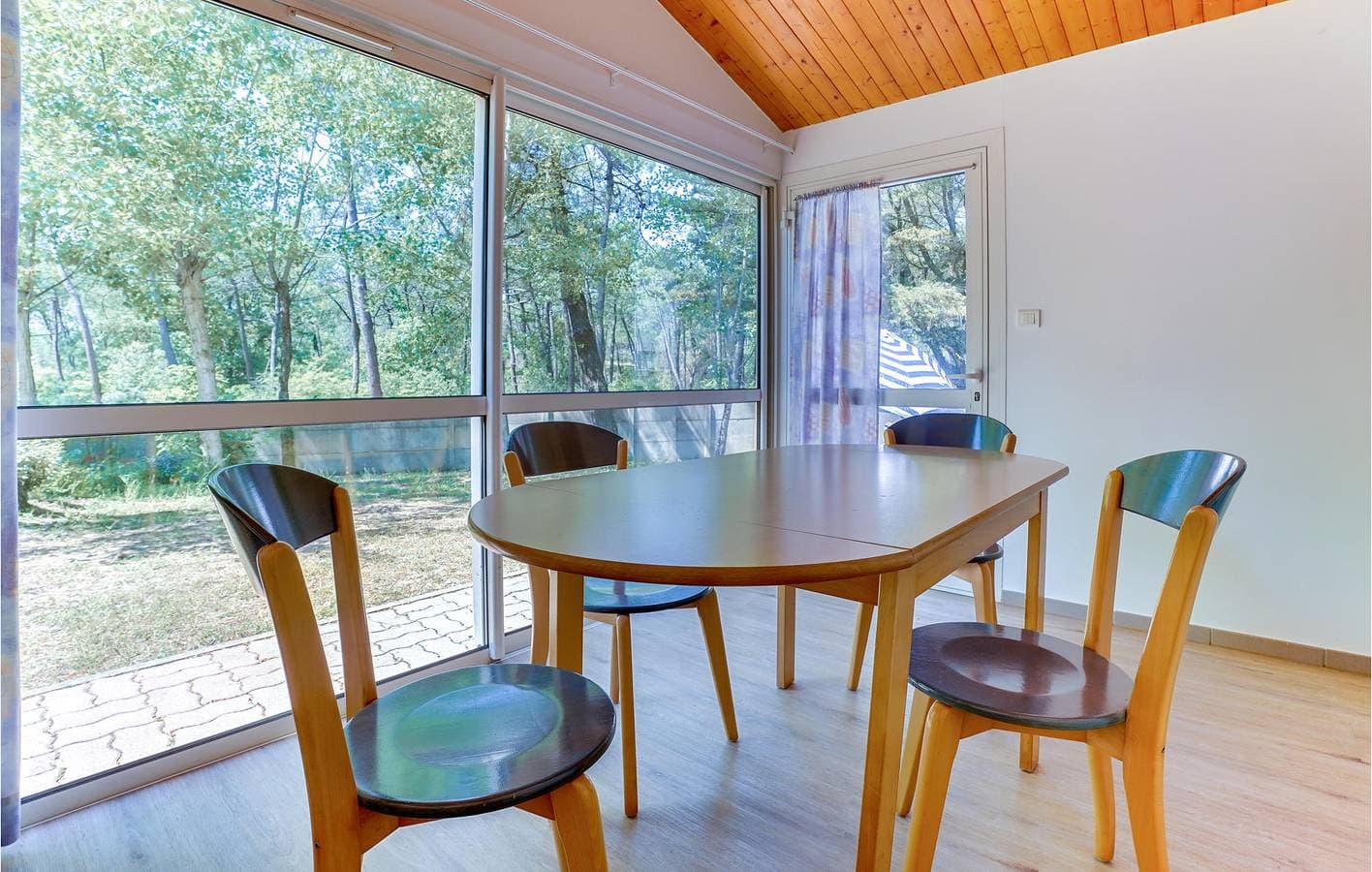 Foto 4 von 40: Appartement am Strand mit Pool