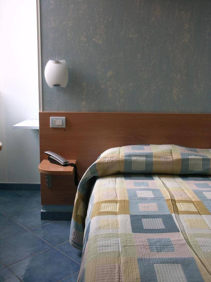 Foto 6 von 13: Double Room with Private Bathroom