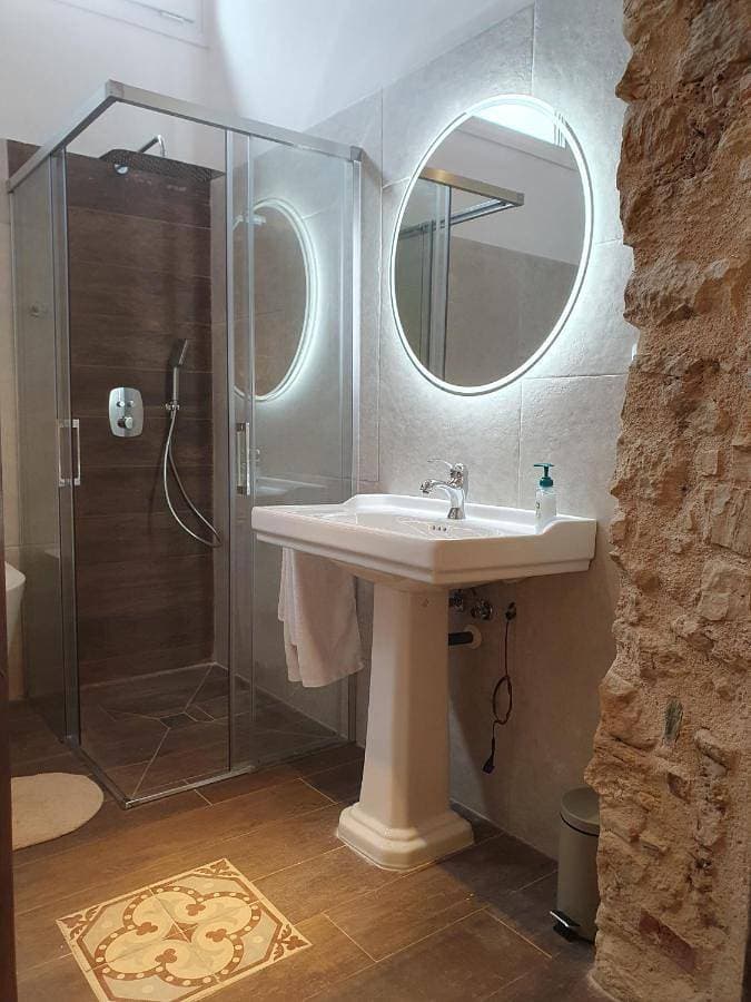 Foto 5 von 23: Two-Bedroom Apartment