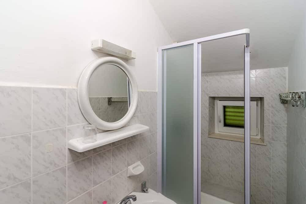 Foto 10 von 15: Guesthouse Moretic - Doppelzimmer mit Gartenblick 1