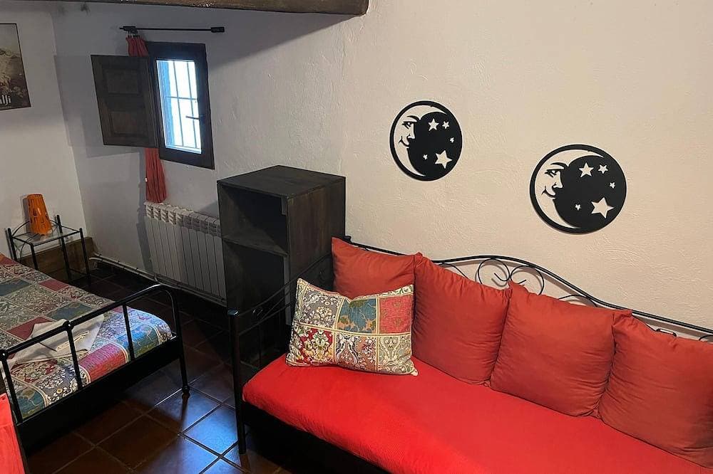 Foto 12 von 28: Doppelzimmer mit Bad in einem gemütlichen Gästehaus in einem kleinen Dorf
