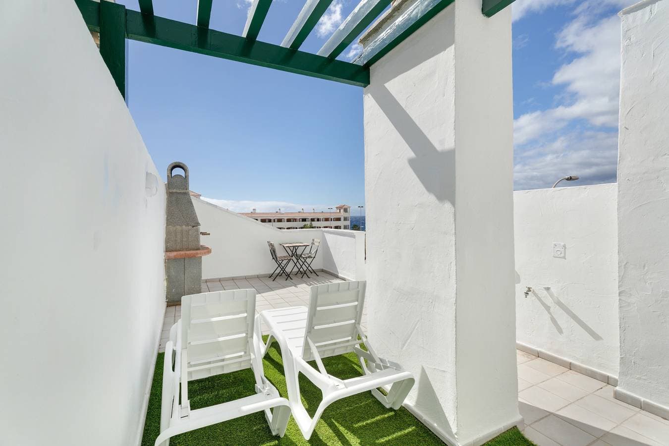 Foto 4 von 34: Ferienwohnung 'Luminoso Piso Costa Del Silencio' mit Meerblick, Pool & WLAN