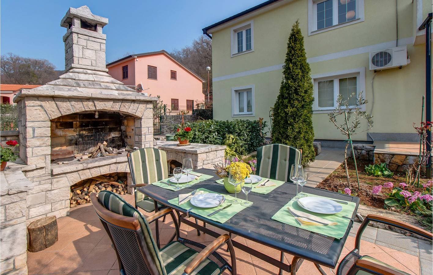 Foto 9 von 29: Gemütliche Ferienwohnung mit Terrasse, 400 m zur Küste, WLAN und Parkplatz