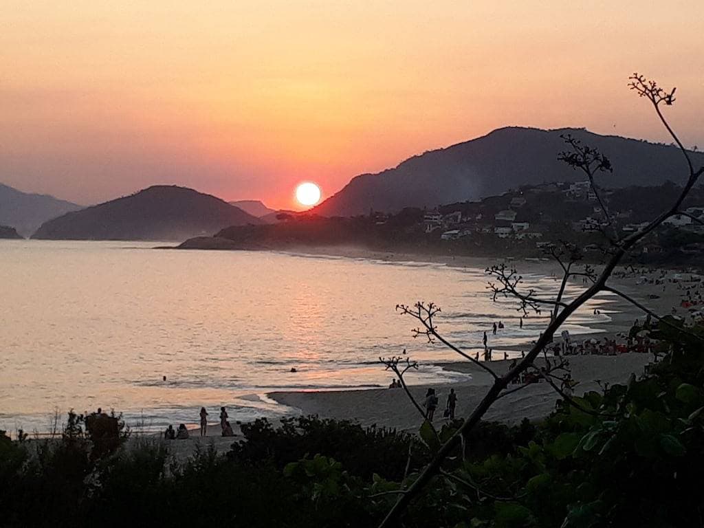 Foto 6 von 36: Camboinhas Ap. Mit Panoramablick auf den Strand