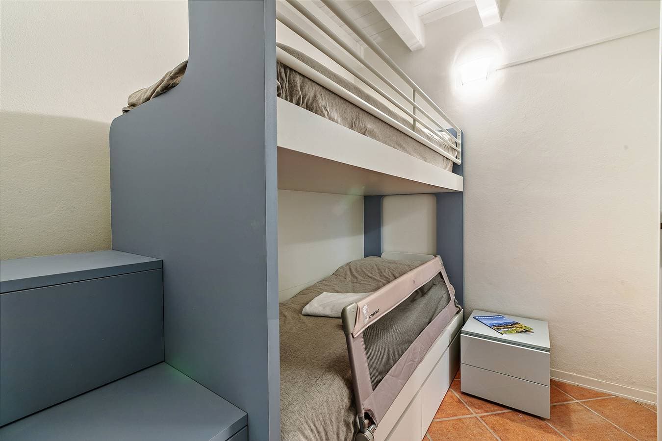 Foto 7 von 27: Magnolia House: Sirmione Apt for 4 with Shared Pool
