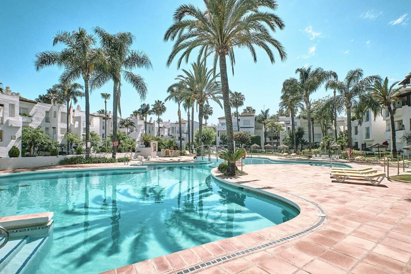 Gemütliches Apartment am Strand mit Pool 1