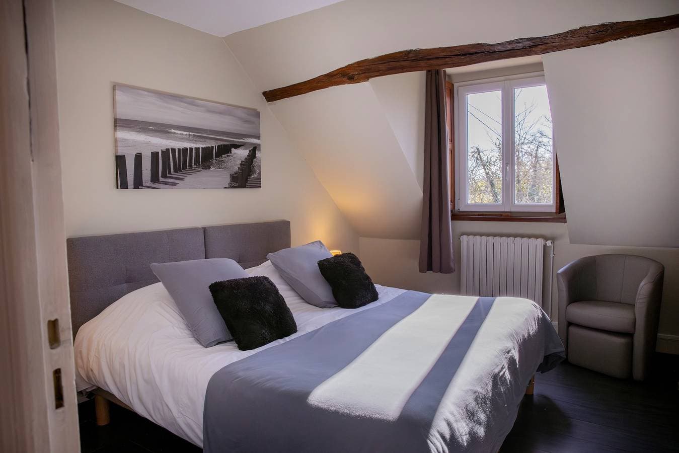 Foto 4 von 20: Gästezimmer 'Chambre Cheverny – Le Petit Puits' mit Gemeinschaftsgarten und WLAN