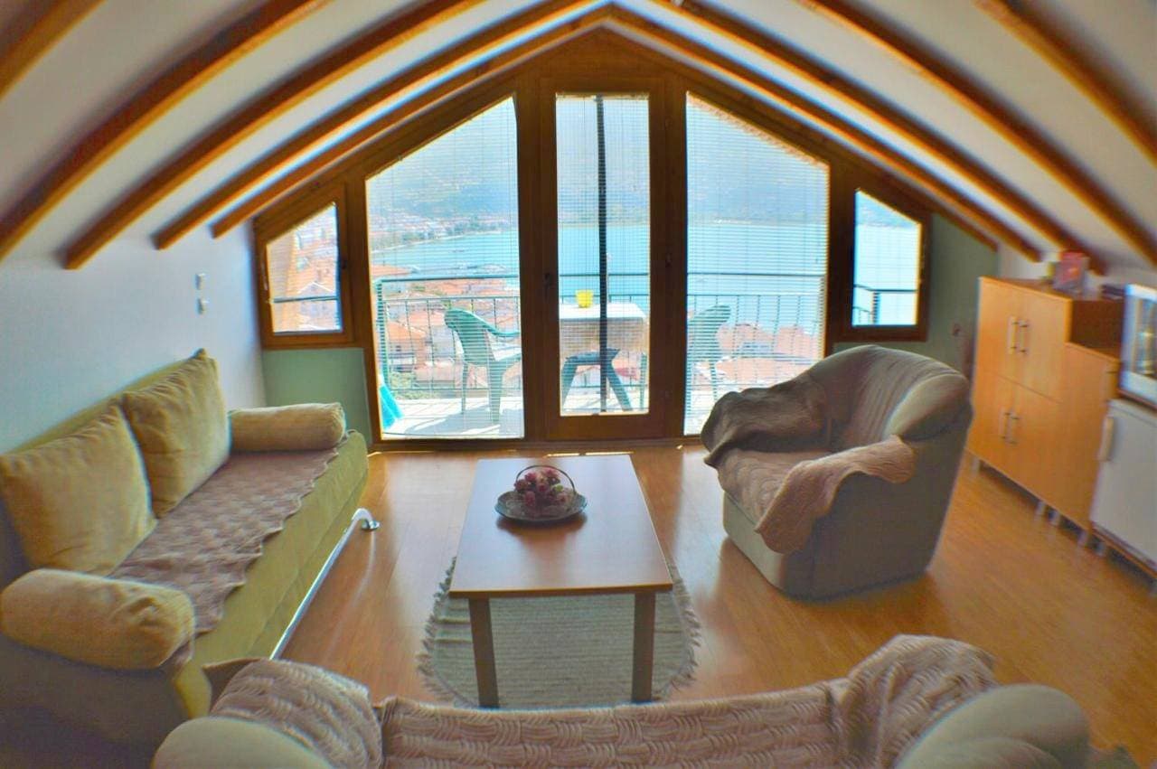 Foto 2 von 19: Apartment with Balcony and Lake View (4 Adults)