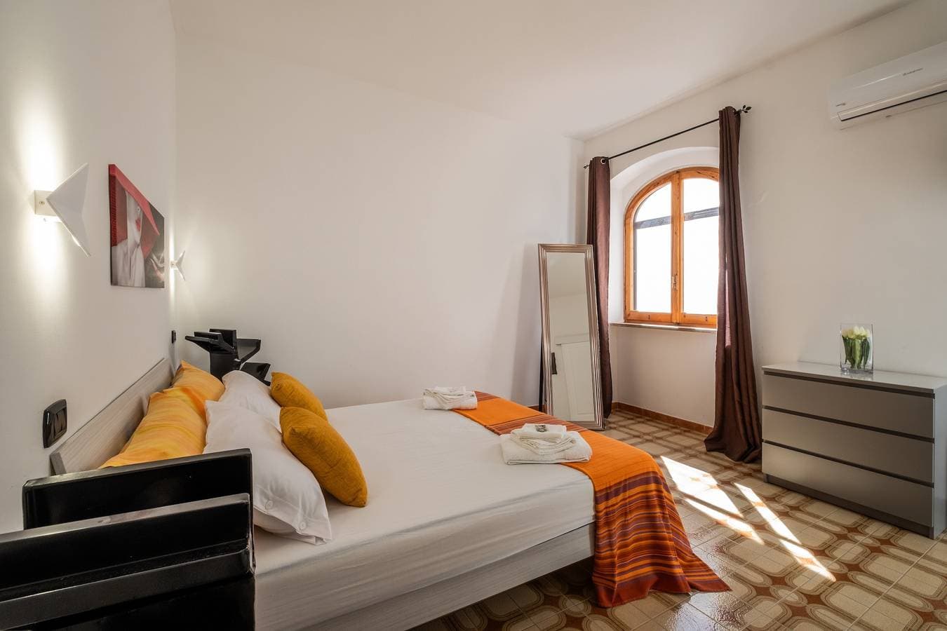 Foto 9 von 27: Ferienhaus 'Villa Gaudì - Güell' mit Meerblick, WLAN und Klimaanlage
