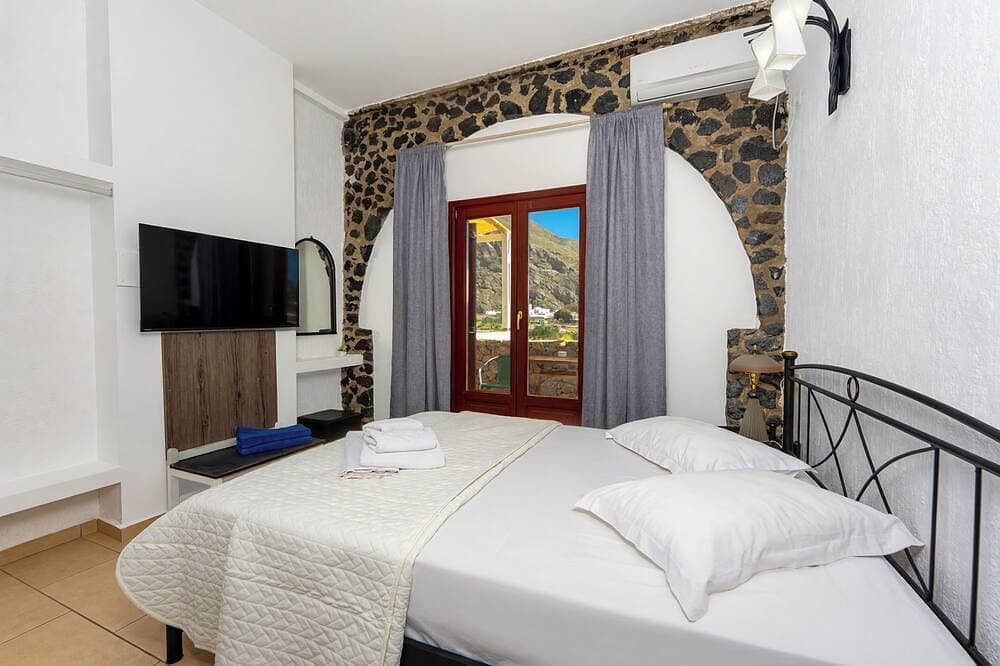 Foto 3 von 17: One bedroom apartment with free car rental (Heated Pool)