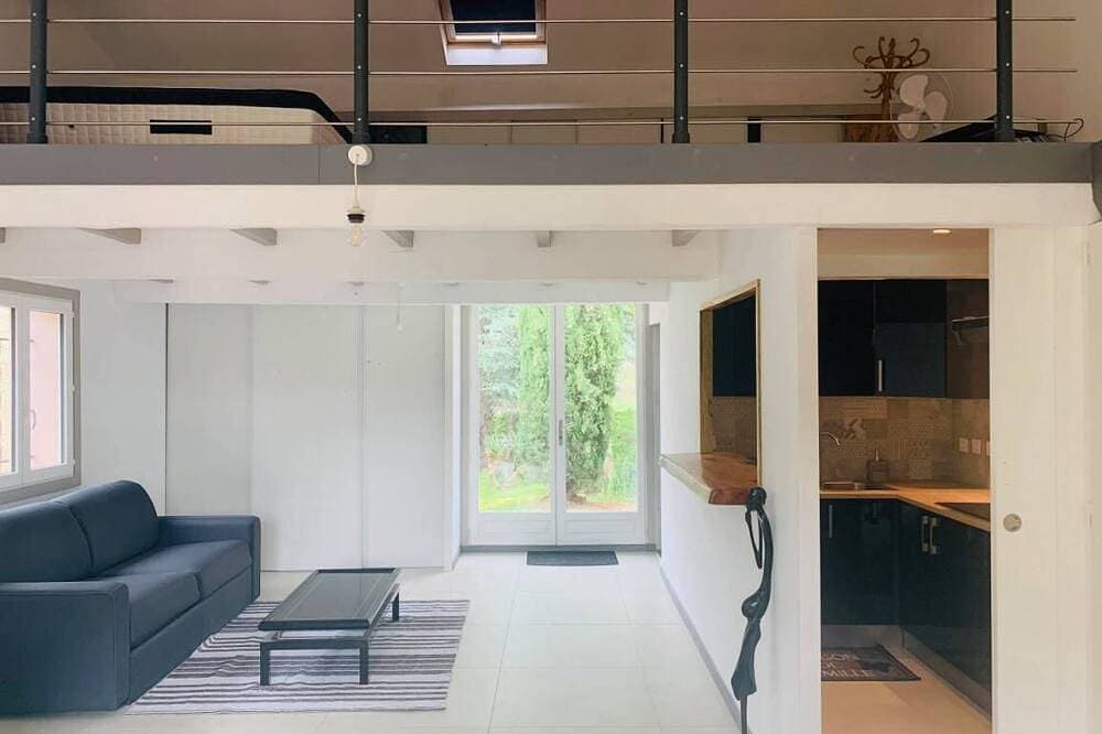 Foto 7 von 18: Spacious Villa, Tennis Court, Large Park