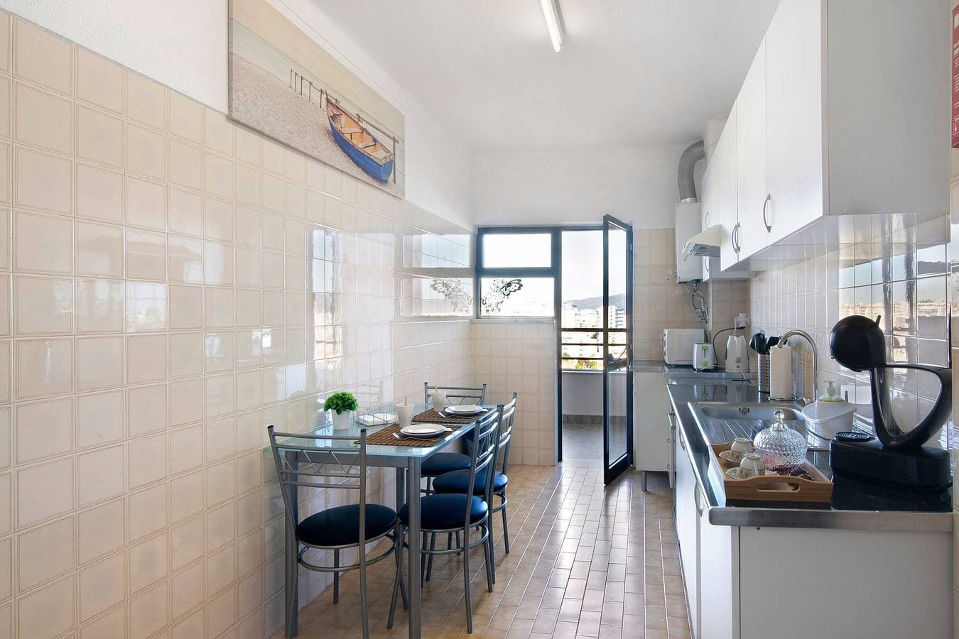 Foto 13 von 28: Ferienwohnung 'Summer Place' mit Balkon, WLAN und Klimaanlage