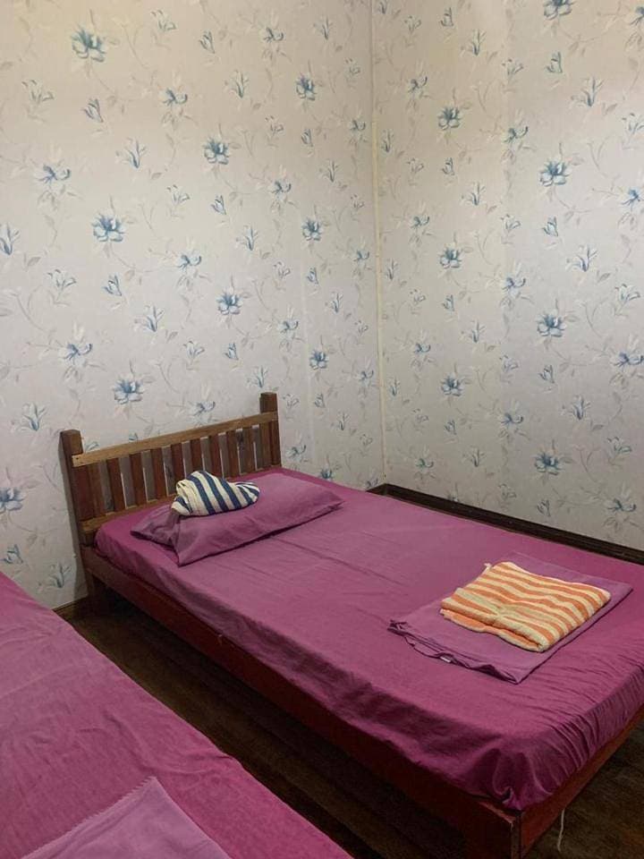 Foto 7 von 7: Standard Twin Room with Shared Bathroom