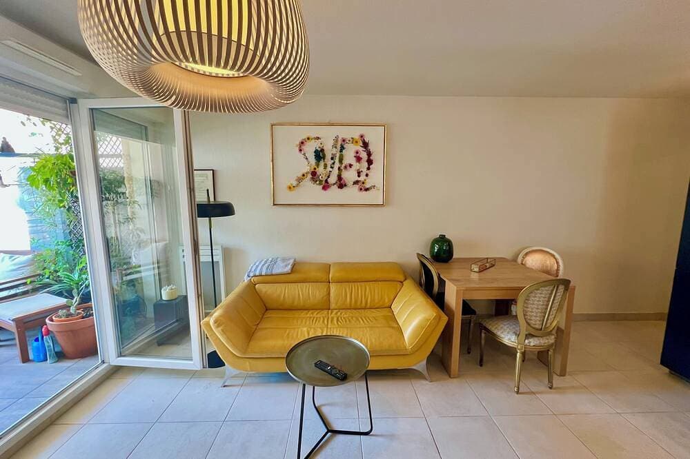Foto 5 von 11: Magnifique Design T2, Confortable, Parking Gratuit
