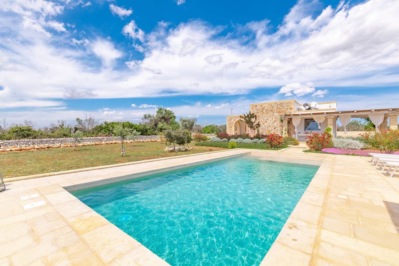 Foto 2 von 18: Villa für 4 Personen mit Pool