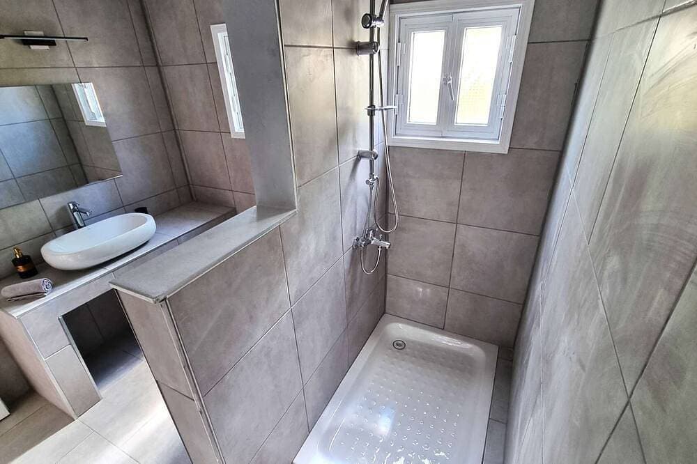 Foto 12 von 28: Center 2br | 250m walk from beach | parking :)