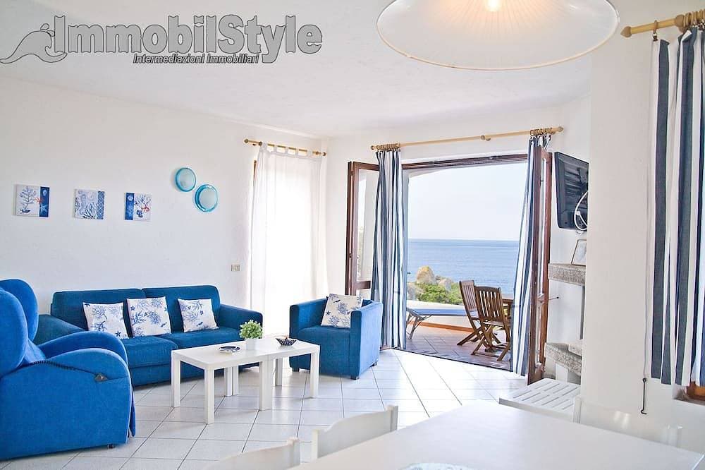 Foto 10 von 30: Beachfront villa on the first row with breathtaking sea view