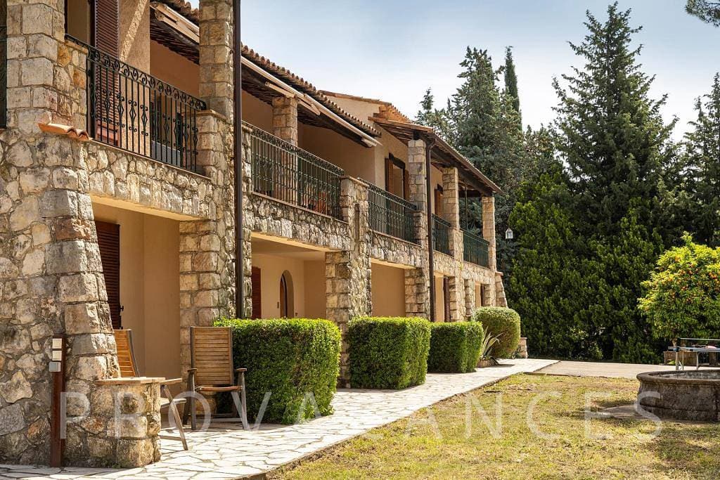 Foto 12 von 84: Großes Ferienhaus mit Pool in Cabris - Grasse