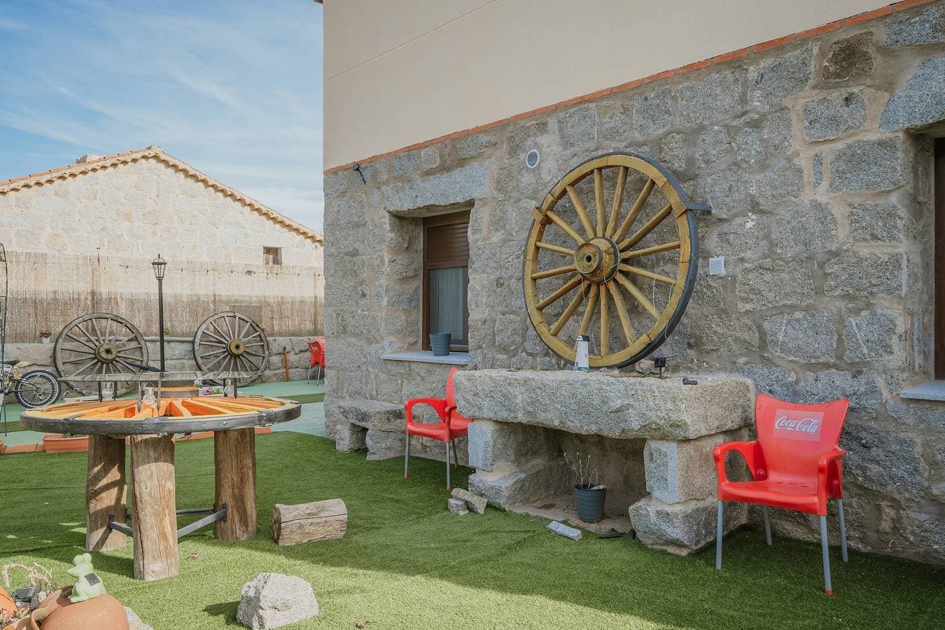 Foto 3 von 31: Casa Rural 'El Trillo' für 8 Personen mit Blick auf die Sierra de Ávila, Garten & Grill