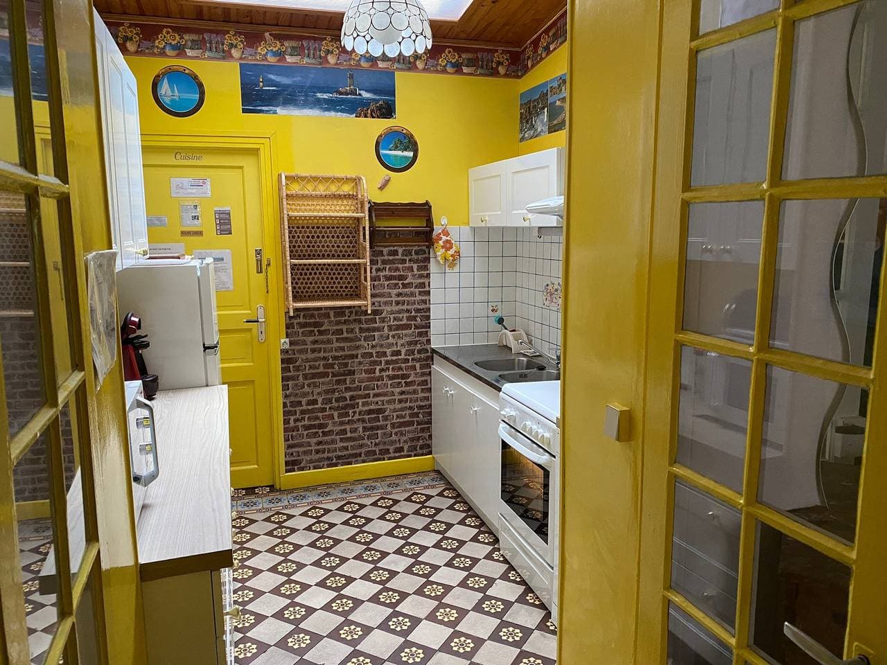 Foto 3 von 12: Ferienwohnung für 6 Personen mit Balkon