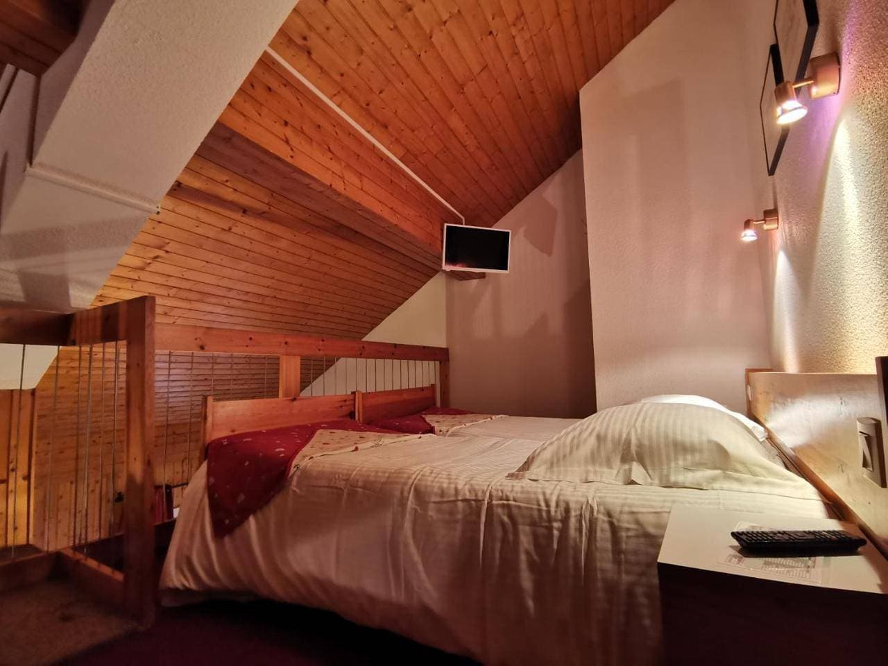 Foto 9 von 9: Quadruple Room