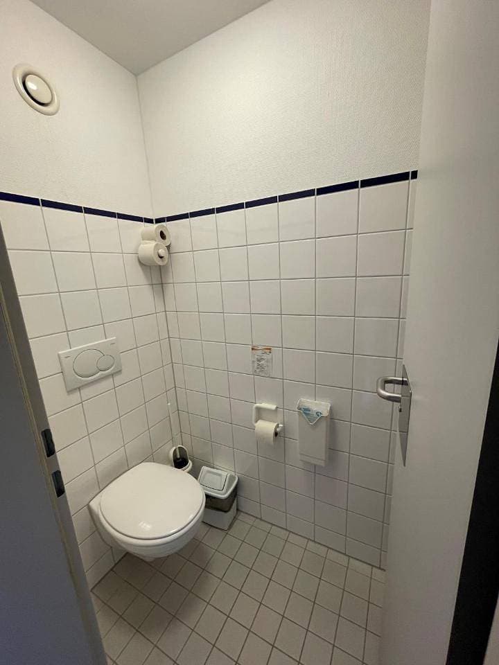 Foto 11 von 11: Twin Room with Private Bathroom