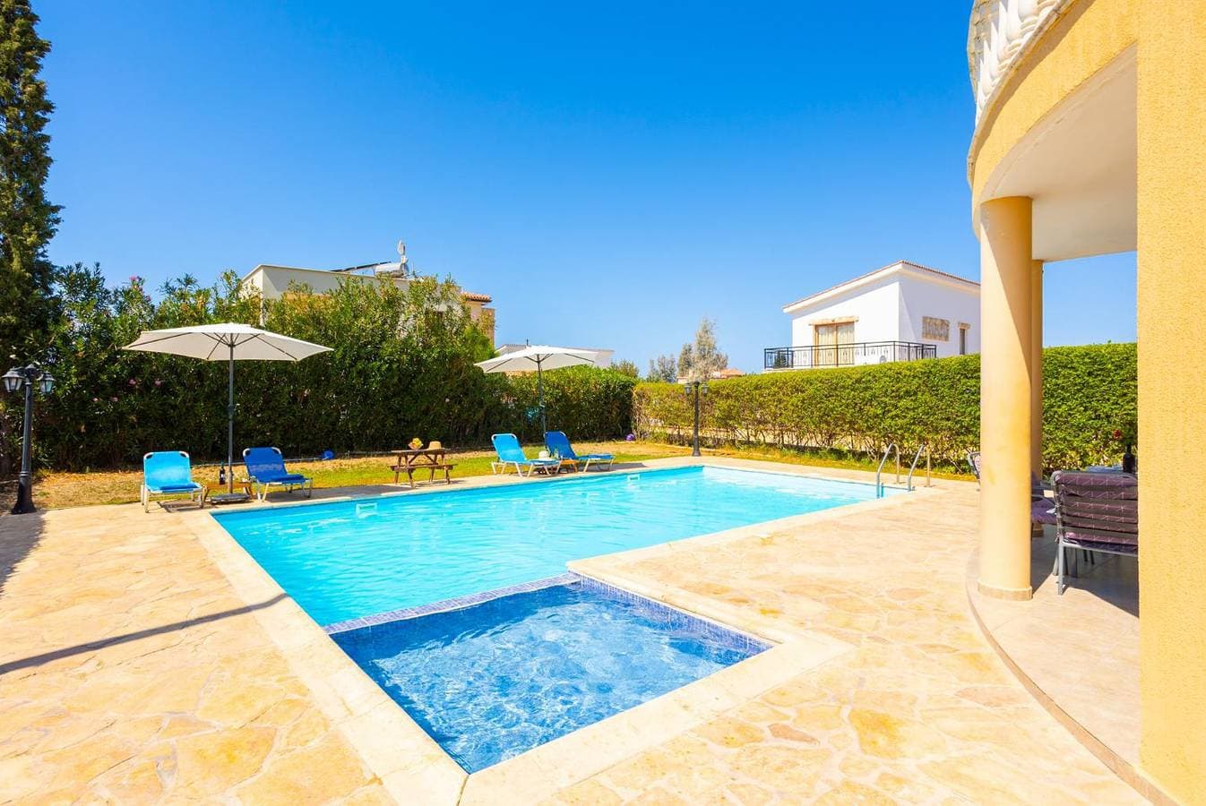 Foto 7 von 41: Villa für 6 Personen mit Garten