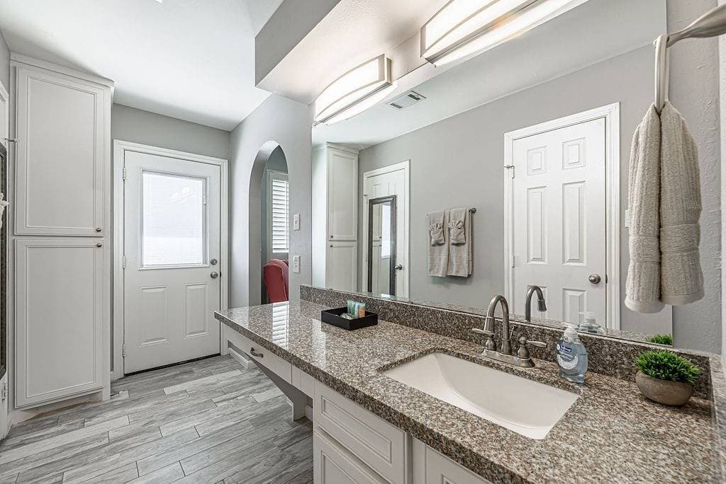 The Paris- Colorful 3Bedroom 2Bath Sfh w/Heated Pool Available 1