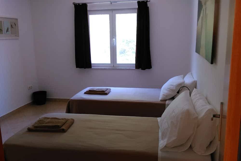 Foto 6 von 24: Große Modern Luxury Villa mit 3 Schlafzimmern in Vale da Telha