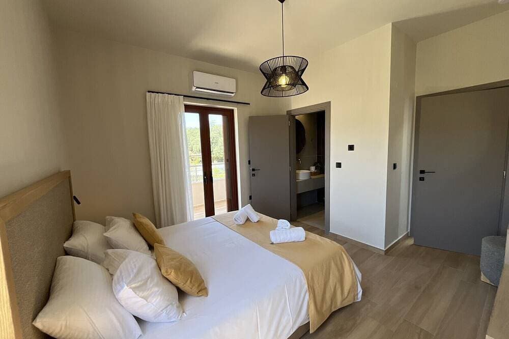 Foto 6 von 30: SeaWave Villa I with Heated Pool & Jacuzzi
