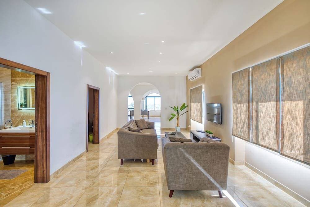 Foto 4 von 30: Moderne, geräumige Maisonette, Tal und Meerblick. Klimaanlage, Wi-Fi.
