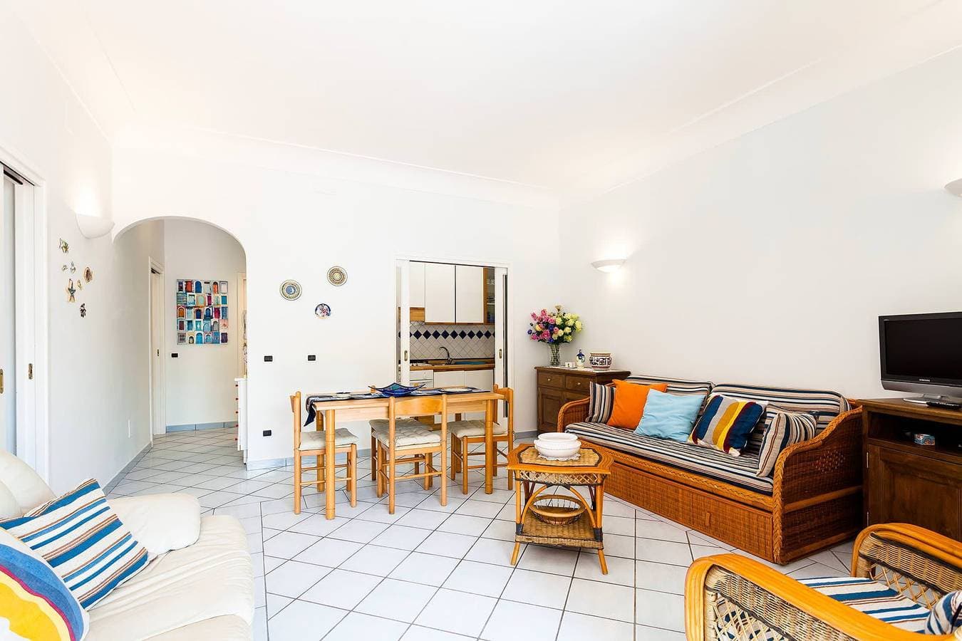 Foto 9 von 24: Ferienhaus für 7 Personen mit Terrasse