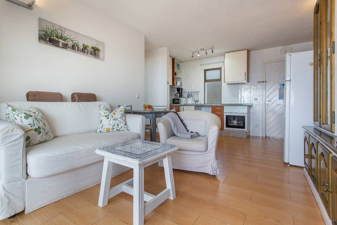 Foto 4 von 29: Ferienwohnung 'Corona Rosa' mit Meerblick, Gemeinschaftspool und WLAN