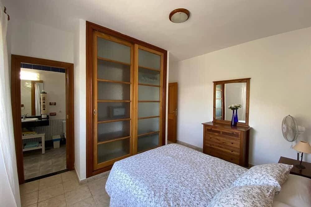 Foto 3 von 30: Villa in der Nähe des Meeres mit privatem beheiztem Pool, Parkplatz, Terrasse und Grill.
