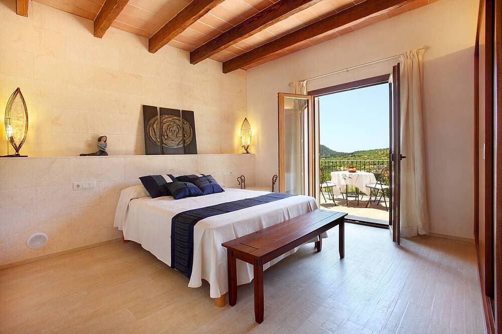 Foto 11 von 30: Luxury villa with infinity pool & jacuzzi